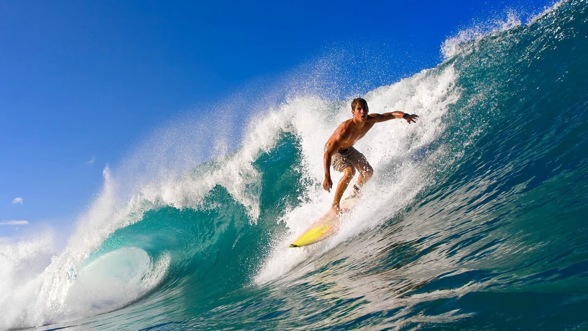 世界杯:中立解说员因一句“这球不进对不起全村WiFi”走红