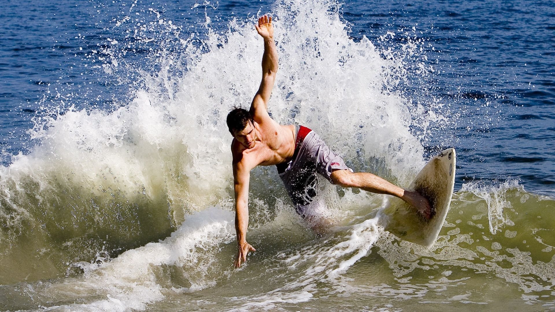 农民运动会在山东菏泽举办 拔河、挑担跑等项目竞争激烈